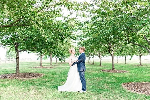 Mt. Washington Mill Dye House Wedding || Britney Clause Photography || Charm City Wed || www.charmcitywed.com