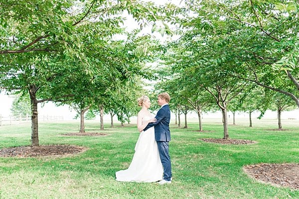 Mt. Washington Mill Dye House Wedding || Britney Clause Photography || Charm City Wed || www.charmcitywed.com