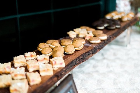 Mt. Washington Mill Dye House Wedding || Britney Clause Photography || Charm City Wed || www.charmcitywed.com