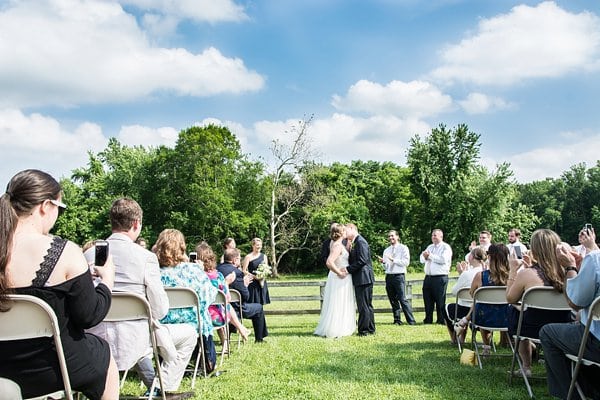 Vineyards of Marys Meadow Wedding || Lindsay Eileen Photography || Charm City Wed || www.charmcitywed.com