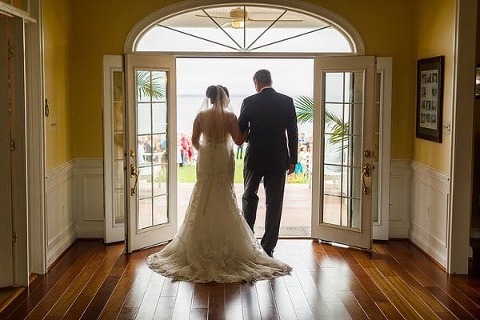 Weatherly Farm Wedding || Gonzalez J. Photography || Charm City Wed || www.charmcitywed.com