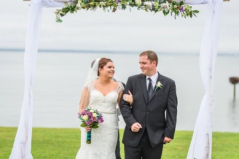 Weatherly Farm Wedding || Gonzalez J. Photography || Charm City Wed || www.charmcitywed.com