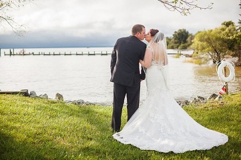Weatherly Farm Wedding || Gonzalez J. Photography || Charm City Wed || www.charmcitywed.com