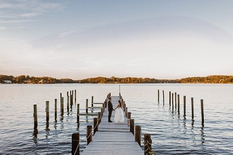 Lovely Historic Londontown Wedding || Kate Ann Photography || Charm City Wed || www.charmcitywed.com