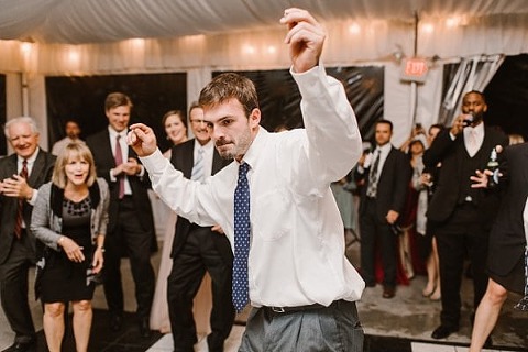 Lovely Historic Londontown Wedding || Kate Ann Photography || Charm City Wed || www.charmcitywed.com