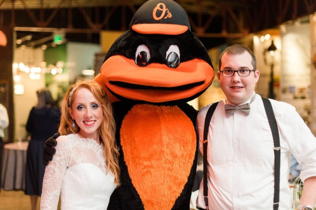 Orioles wedding || Sknow Photo by Sarah Mitchell || Charm City Wed