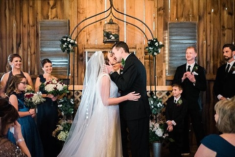 Sage Way Farm Wedding || Sarah Aaron Photography || Charm City Wed || www.charmcitywed.com