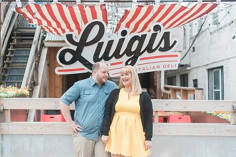 Hampden Engagement Session || Meghan Elizabeth Photography || Charm City Wed || www.charmcitywed.com