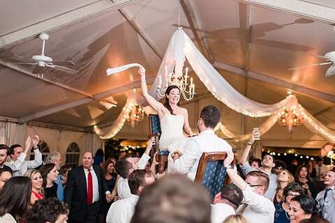 Elkridge Furnace Inn Wedding || Britney Clause Photography || Charm City Wed || www.charmcitywed.com