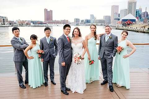 National Aquarium Wedding || Rachel Smith Photography || Charm City Wed || www.charmcitywed.com