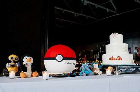 National Aquarium Wedding || Rachel Smith Photography || Charm City Wed || www.charmcitywed.com