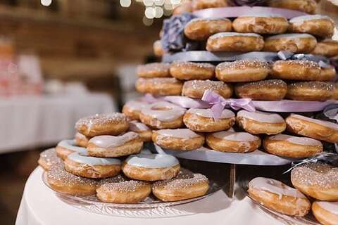 Barn at Springfield Farm Wedding || L.A. Birdie Photography || Charm City Wed || www.charmcitywed.com