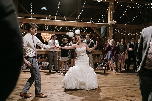 Barn at Springfield Farm Wedding || L.A. Birdie Photography || Charm City Wed || www.charmcitywed.com