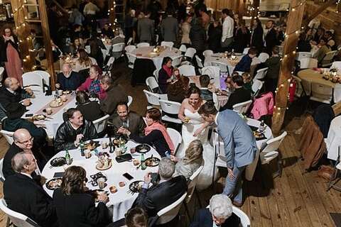 Barn at Springfield Farm Wedding || L.A. Birdie Photography || Charm City Wed || www.charmcitywed.com