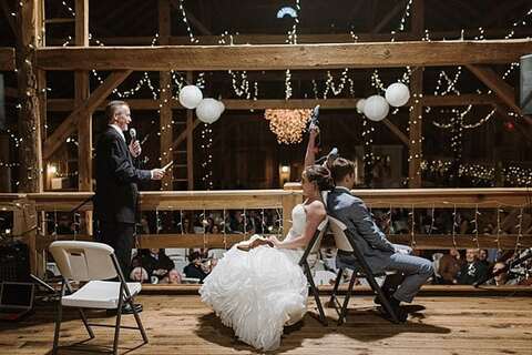 Barn at Springfield Farm Wedding || L.A. Birdie Photography || Charm City Wed || www.charmcitywed.com