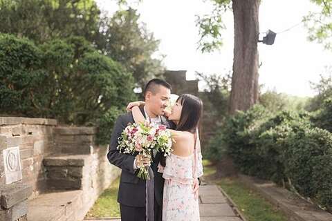 Glenview Mansion Engagement || Feather & Fawn Photography || Charm City Wed || www.charmcitywed.com