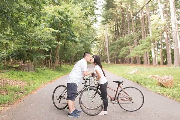 Glenview Mansion Engagement || Feather & Fawn Photography || Charm City Wed || www.charmcitywed.com