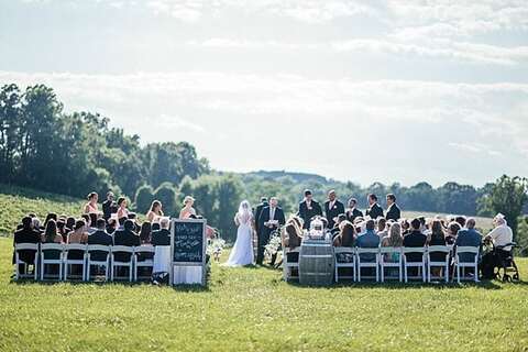 Linganore Wedding || Simone Fox Photography || Charm City Wed || www.charmcitywed.com