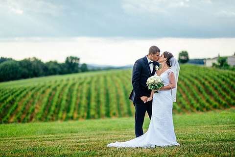 Linganore Wedding || Simone Fox Photography || Charm City Wed || www.charmcitywed.com