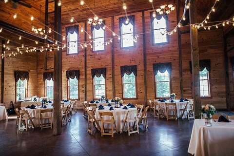 Linganore Wedding || Simone Fox Photography || Charm City Wed || www.charmcitywed.com