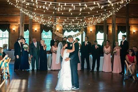 Linganore Wedding || Simone Fox Photography || Charm City Wed || www.charmcitywed.com