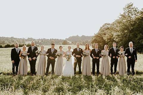 Backyard Wedding || Bekah Kay Creative Photography || Charm City Wed || www.charmcitywed.com