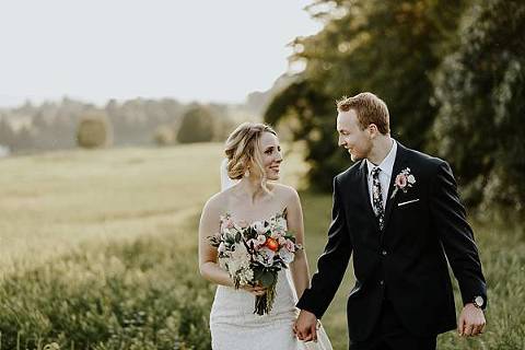 Backyard Wedding || Bekah Kay Creative Photography || Charm City Wed || www.charmcitywed.com