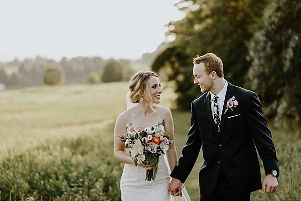 Backyard Wedding || Bekah Kay Creative Photography || Charm City Wed || www.charmcitywed.com