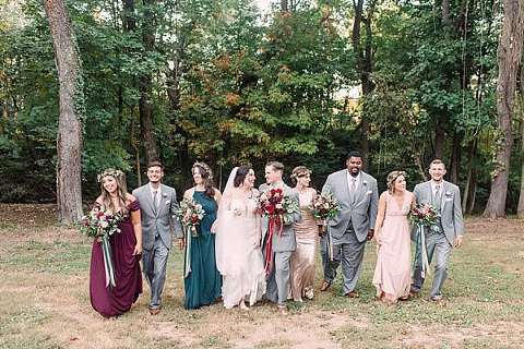 Backyard Wedding Elkridge Maryland || Megan Elizabeth Photography || Charm City Wed || www.charmcitywed.com