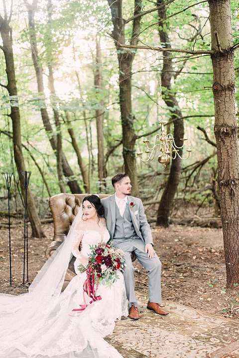 Backyard Wedding Elkridge Maryland || Megan Elizabeth Photography || Charm City Wed || www.charmcitywed.com