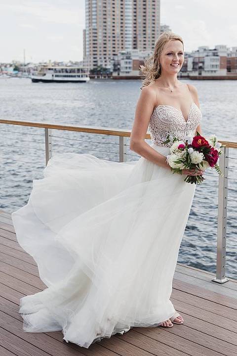 Legg Mason Tower Baltimore Wedding || Urban Row Photography || Charm City Wed || www.charmcitywed.com