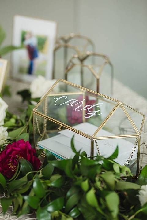 Legg Mason Tower Baltimore Wedding || Urban Row Photography || Charm City Wed || www.charmcitywed.com