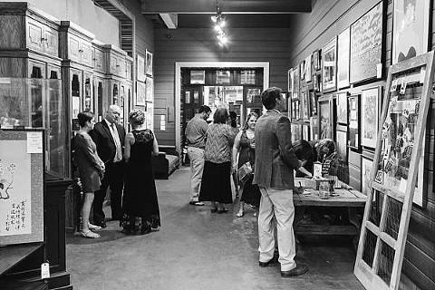 Baltimore Warehouse Wedding || Amber Kay Photography || Charm City Wed