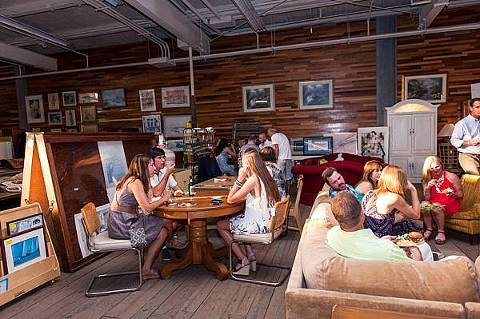 Baltimore Warehouse Wedding || Amber Kay Photography || Charm City Wed