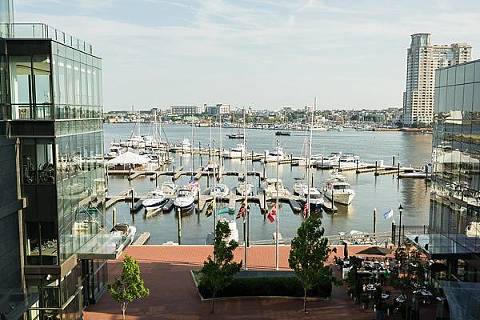 Four Seasons Baltimore Wedding || Tara + Renata Photography || Charm City Wed