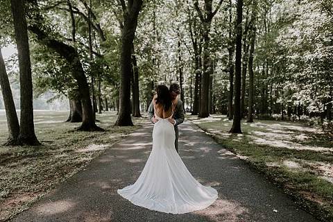 Outdoor Estate Baltimore Wedding || Coral Dove Photography || Charm City Wed