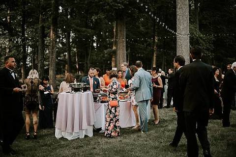 Outdoor Estate Baltimore Wedding || Coral Dove Photography || Charm City Wed