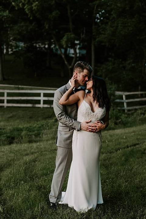 Outdoor Estate Baltimore Wedding || Coral Dove Photography || Charm City Wed