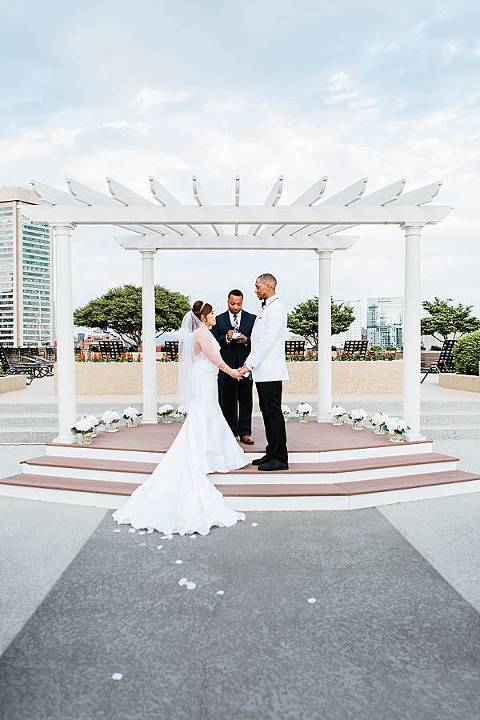 Hyatt Regency Baltimore Wedding || Capture Legacy Photography || Charm City Wed